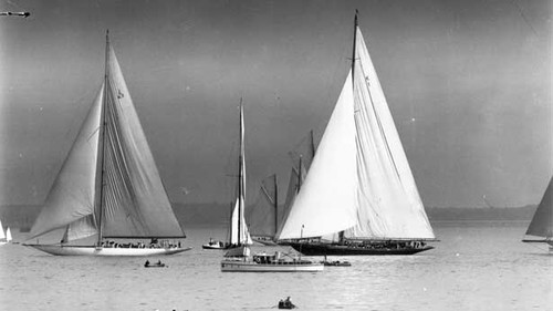 K1 Britannia and Shamrock in Cowes, 1932 - Getty Images ©  SW